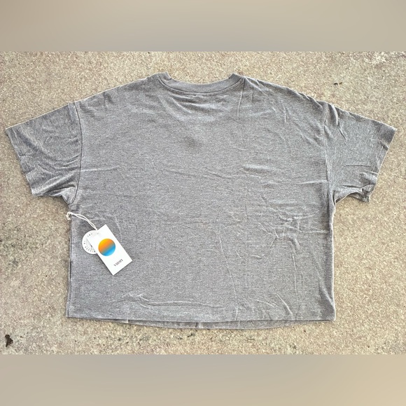 Vuori Energy Tee Shirt Womens Size XL Heather Gray Short Sleeve VW1011 NWT - Picture 2 of 5